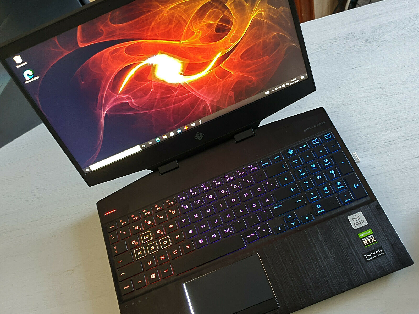 HP OMEN 15-dh1065ng Gaming-Notebook Laptop 15,6 Zoll, Intel Core i7, 512 GB SSD