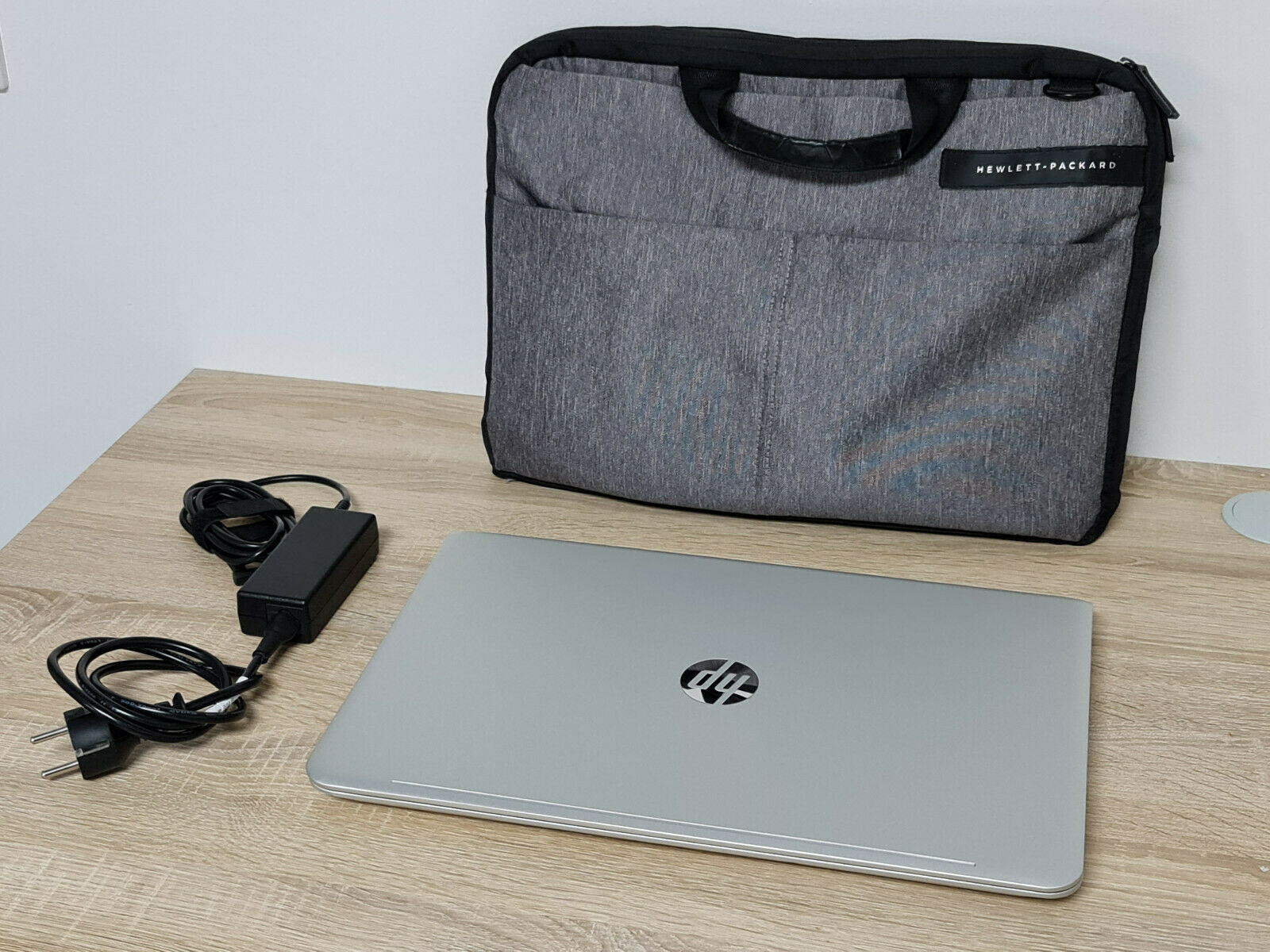 HP ENVY 15-ae120ng Laptop Notebook 15 Zoll, i7-6500U, 8GB RAM, GeForce 940M