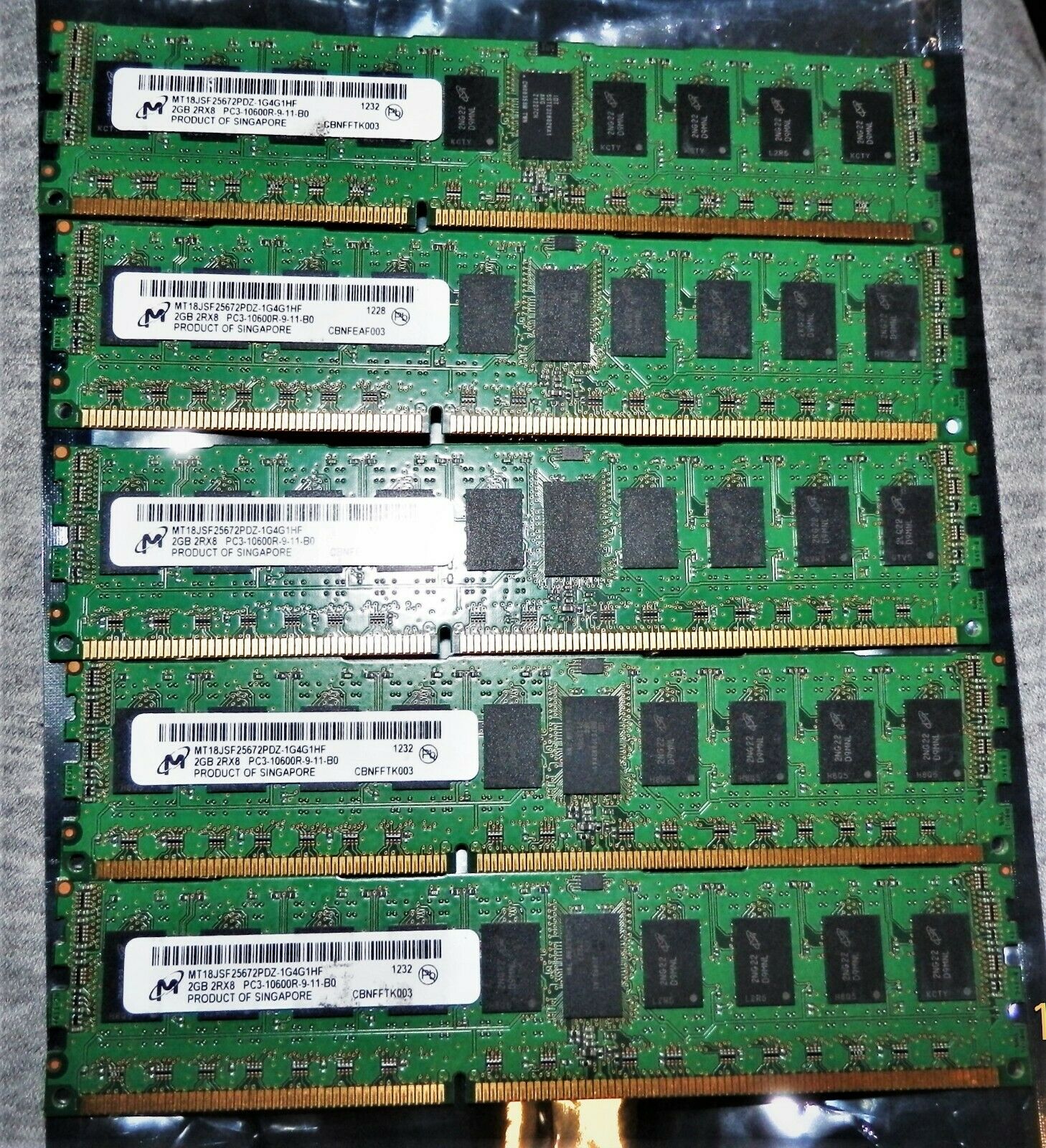 5x HP PC RAM  : 2 GB 2Rx8 PC3-10600R-9-11-B0,  PN: 500202-061, 1333MHz