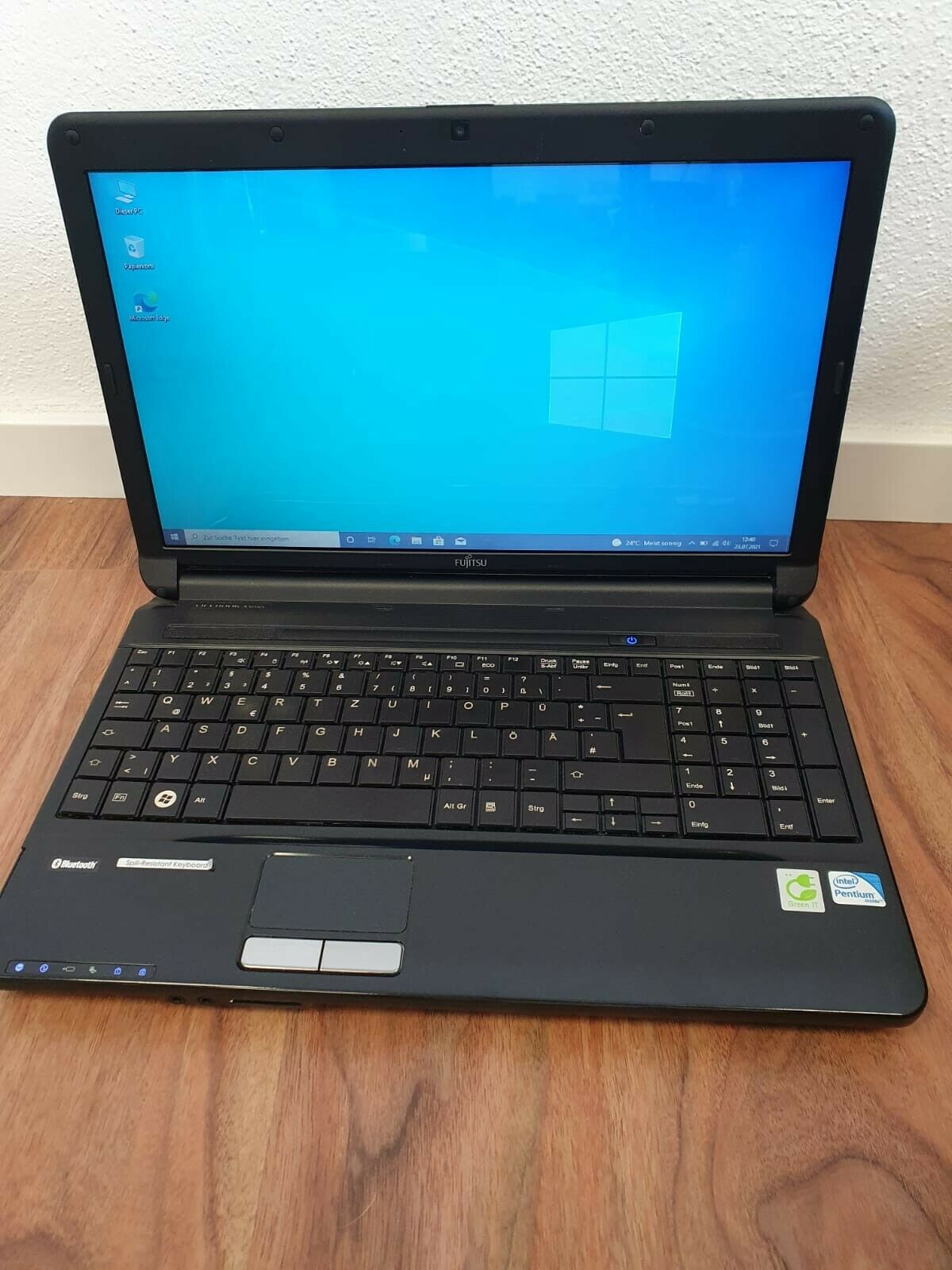 Fujitsu Laptop Lifebook A Series AH530, 15,6 Zoll, schwarz, mit Windows 10 Pro