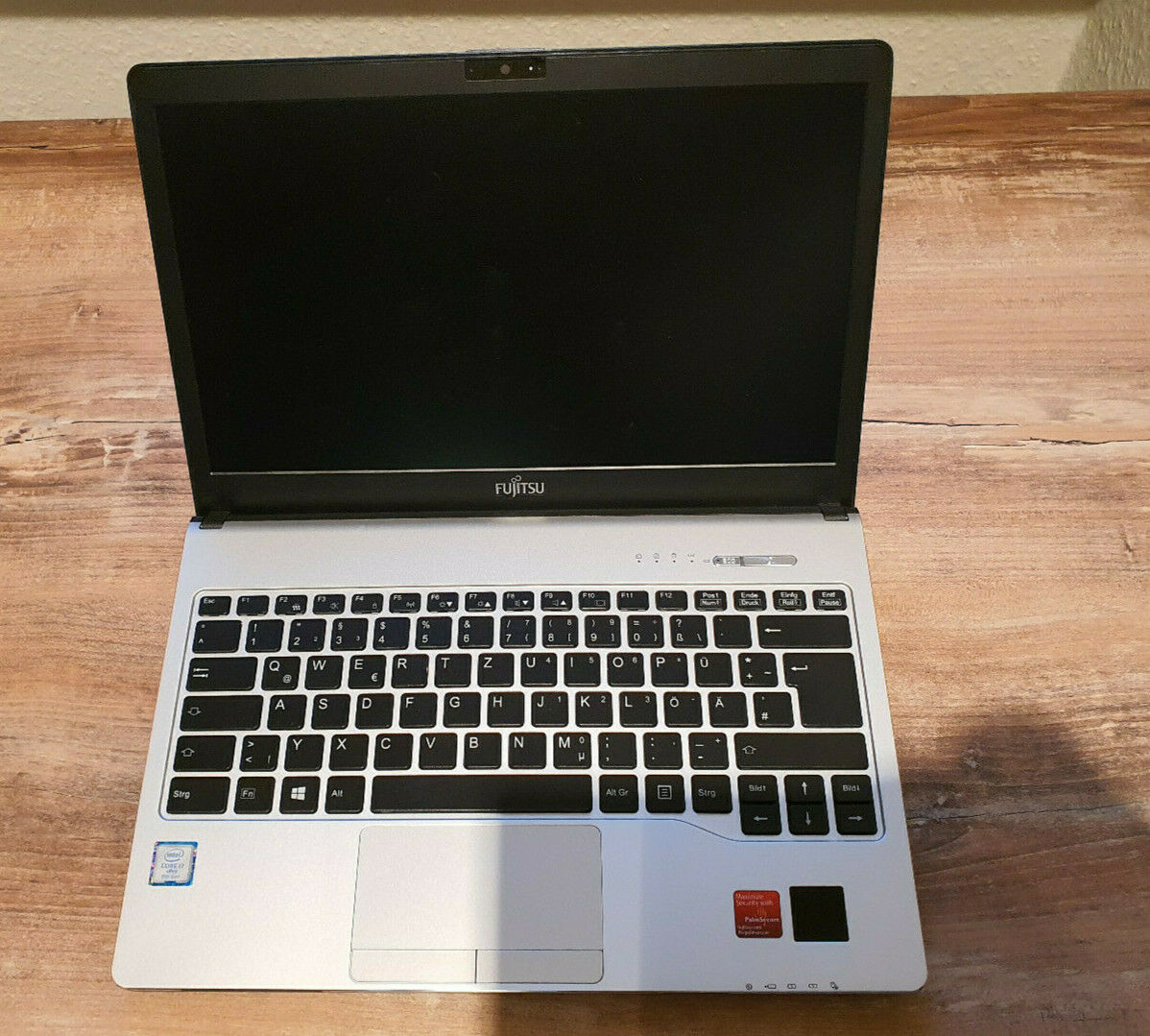 Fujitsu Notebook / Laptop Intel i7 8650U – 16GB RAM – 256GB SSD
