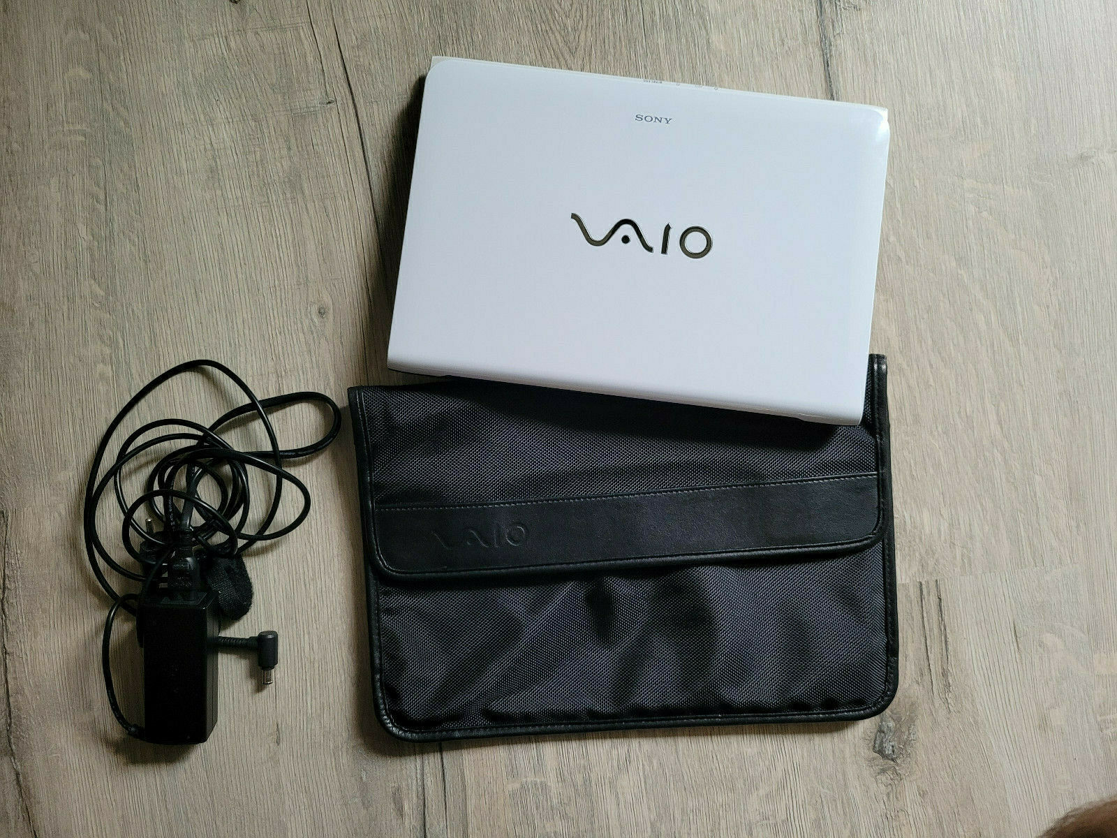 Laptop Sony Vaio SVE1111M1EW + Windows10 – ideal für die Schule und Home Office!