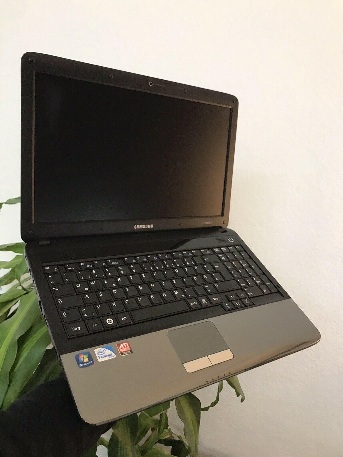 Samsung R540 Notebook | 15,6 Zoll Multimedia Gerät mit Windows 7 | Top Zustand!
