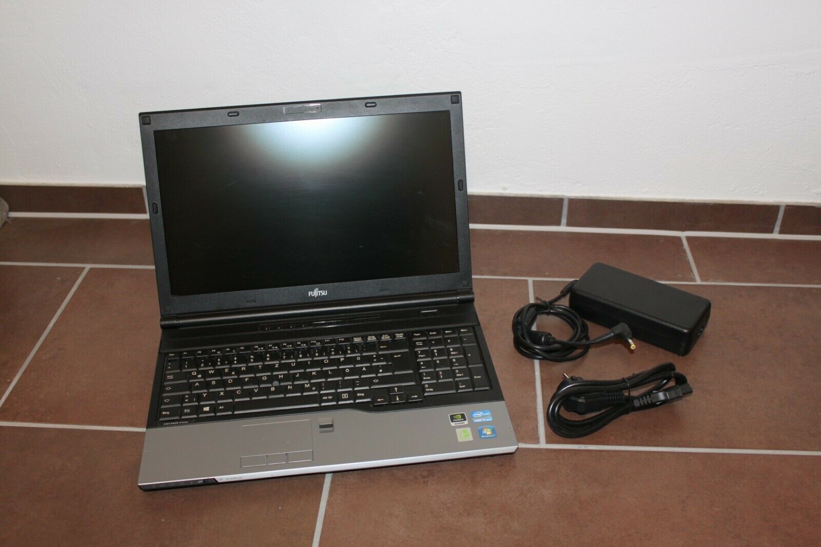 Fujitsu Celsius H720 15 Zoll 500GB Core QUAD i7 l Nvidia 4GB RAM