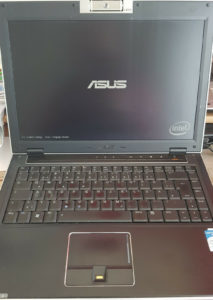 (V2J) Laptop Asus V2JE  14,1″ Display  2GB RAM  300GB HDD  Windows 10 Pro
